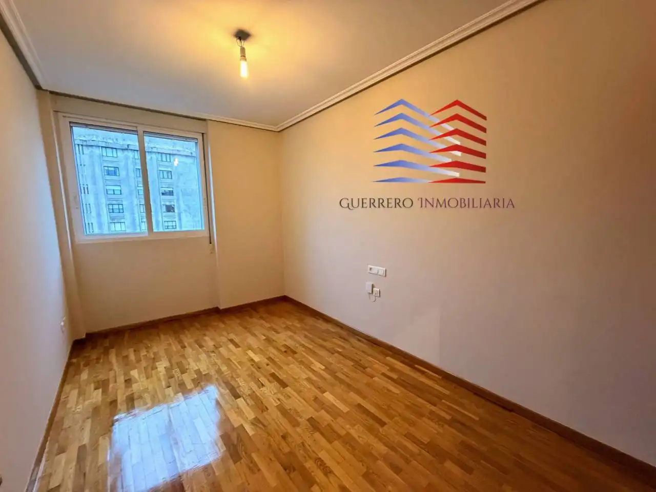 Vista exterior de Pis de lloguer en Ourense Capital  amb Calefacció i Parquet