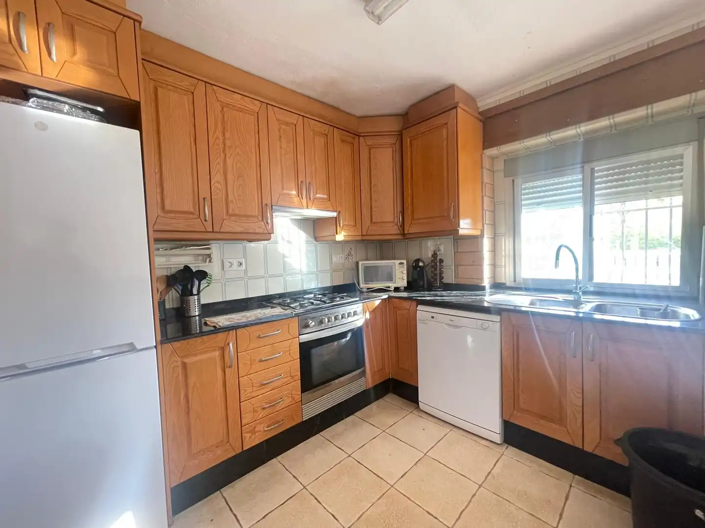 Cocina de Casa o chalet en venta en Pedralba con Jardín privado, Terraza y Piscina