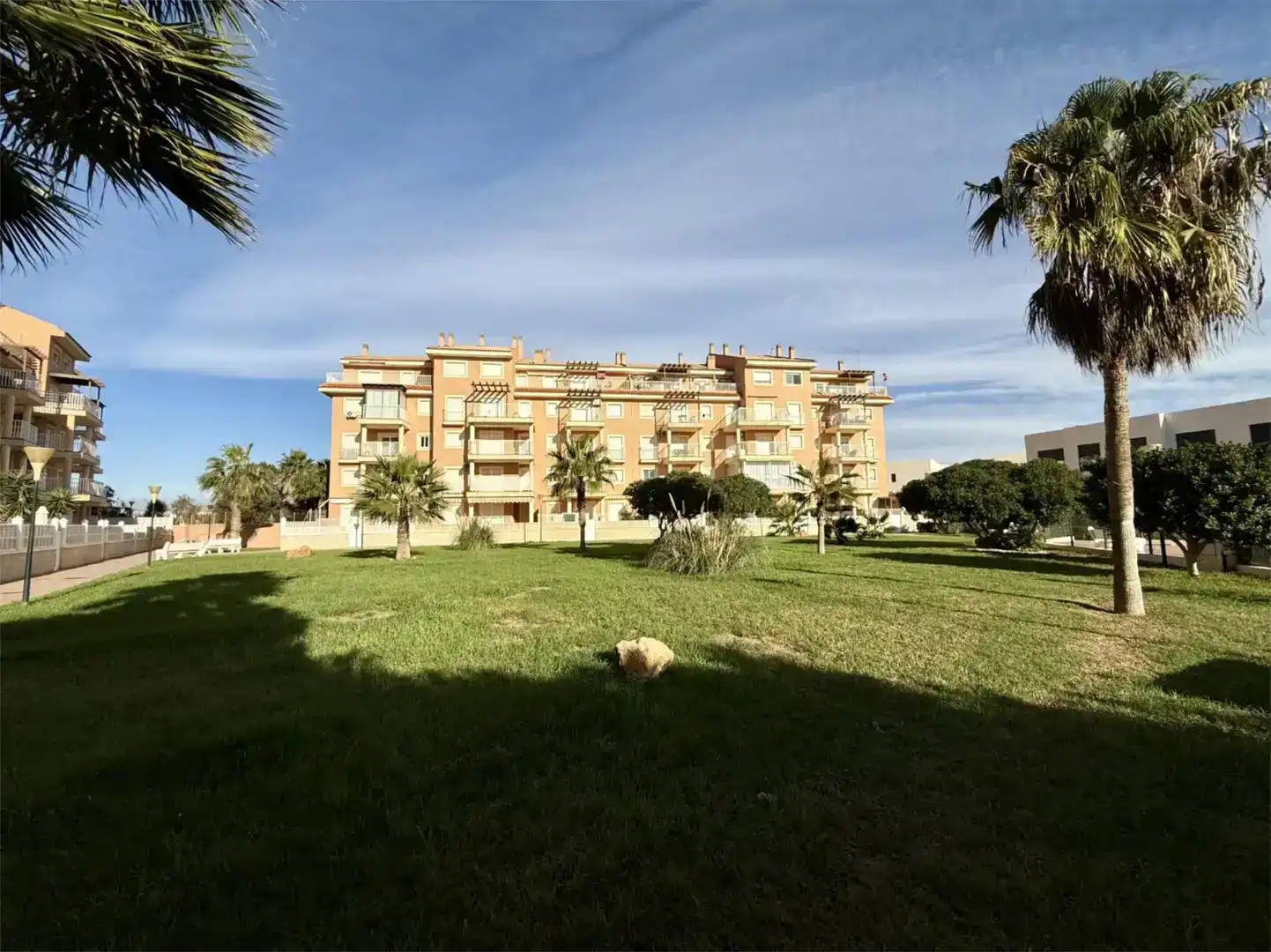 Vista exterior de Piso en venta en Almerimar