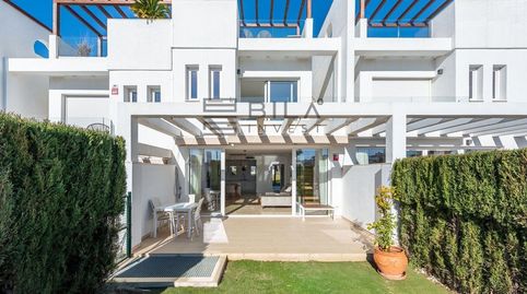 Foto 2 de Casa adosada en venda a Adarves, Calahonda, Mijas