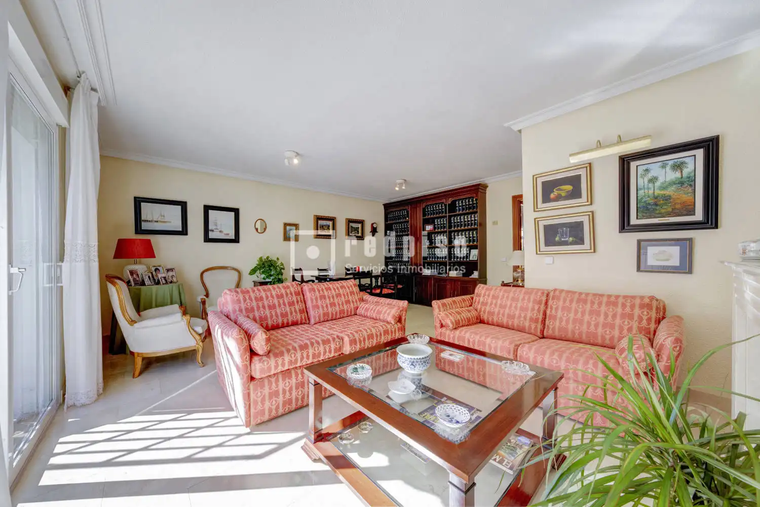 Living room of Houses for sale in Pozuelo de Alarcón  with Air Conditioner, Heating and Parquet flooring