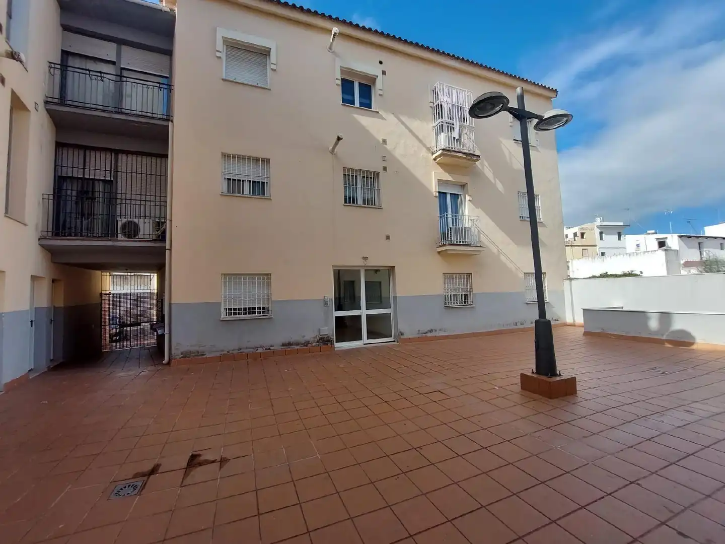 Vista exterior de Piso en venta en La Algaba