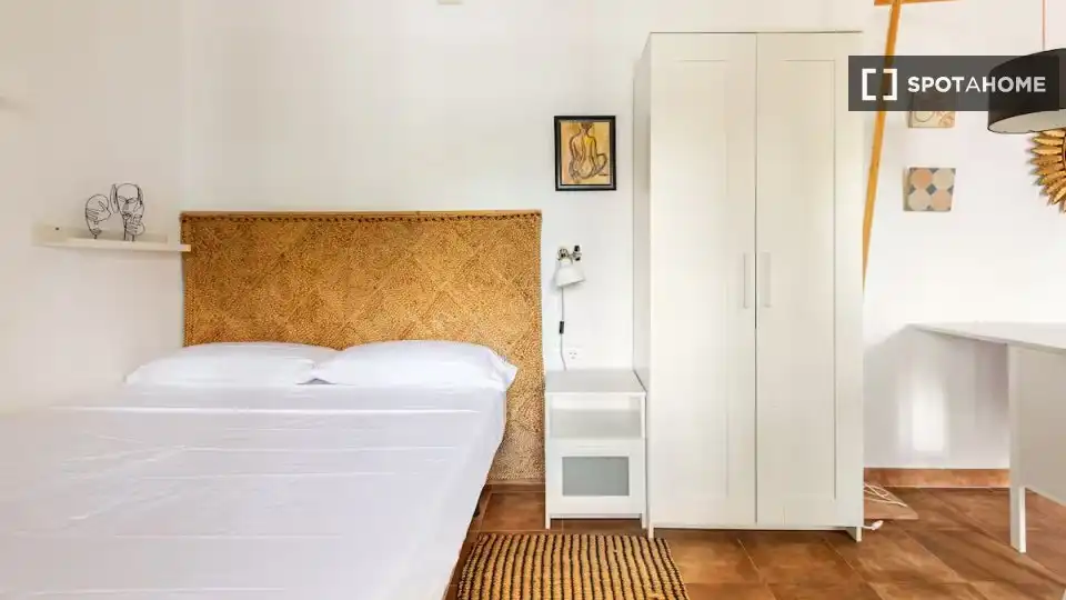 Bedroom of Flat for rent in Torrent  with Air Conditioner, Heating and Furnished
