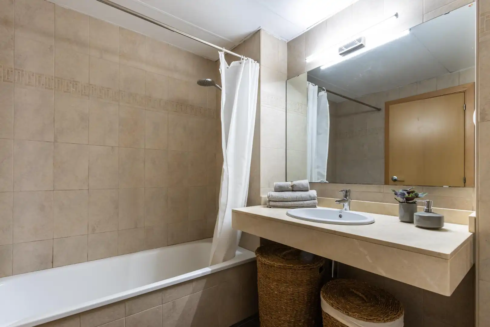 Baño de Piso en venta en Sabadell con Aire acondicionado, Calefacción y Parquet