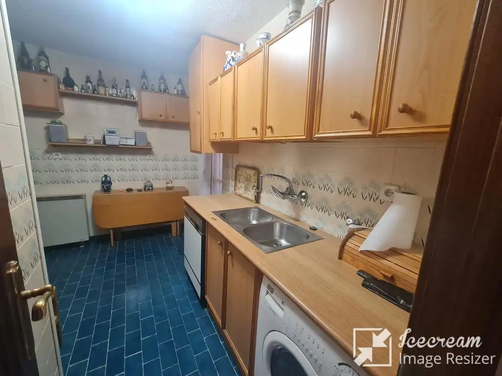Cuina de Pis en venda en Fuenlabrada amb Calefacció, Parquet i Terrassa