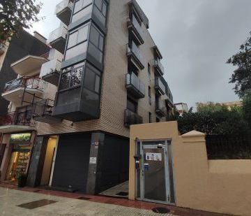 Außenansicht von Wohnung zum verkauf in Arenys de Mar mit Klimaanlage und Balkon