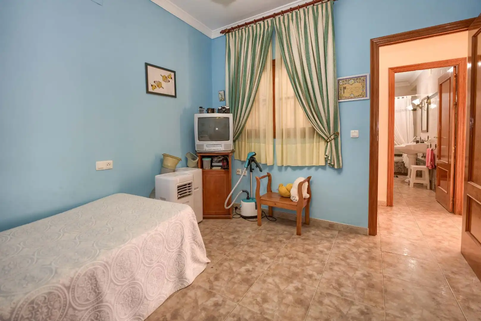 Habitación de Casa adosada en venta en La Palma del Condado con Aire acondicionado, Calefacción y Terraza