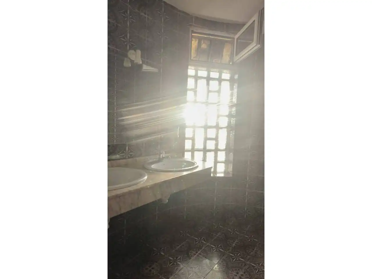 Bany de Casa o xalet en venda en Villaquilambre amb Calefacció, Terrassa i Alarma