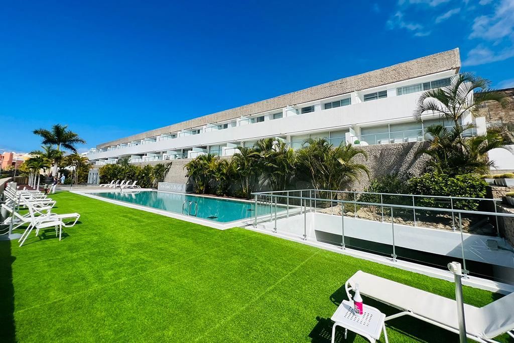 Piscina de Dúplex en venda en Adeje amb Aire condicionat, Terrassa i Piscina comunitària