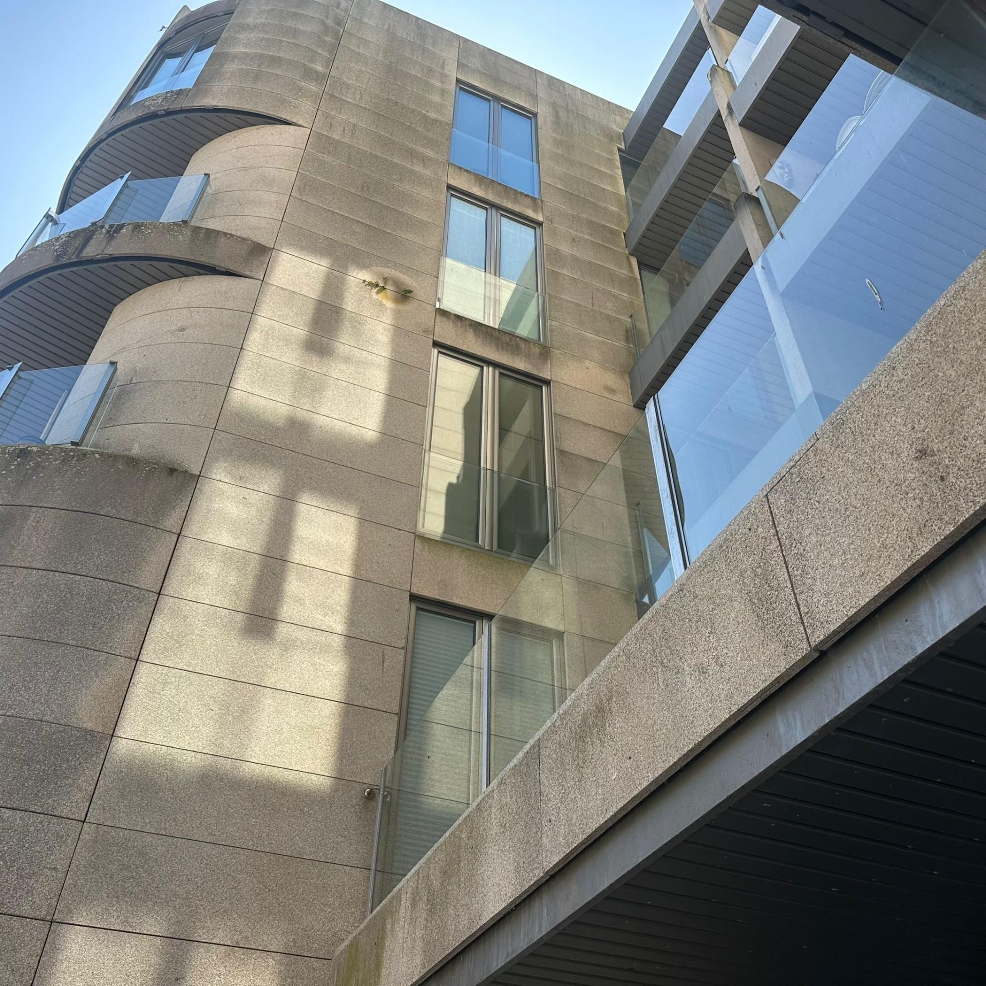 Vista exterior de Pis en venda en Foz amb Terrassa i Traster