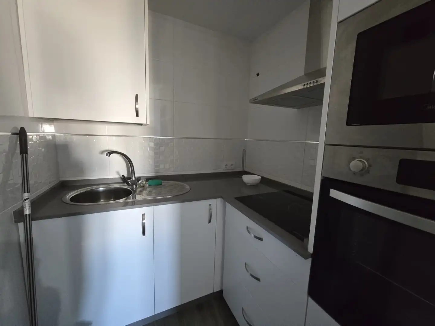 Küche von Wohnung zum Verkauf in Barbate mit Klimaanlage, Möbliert und Ofen