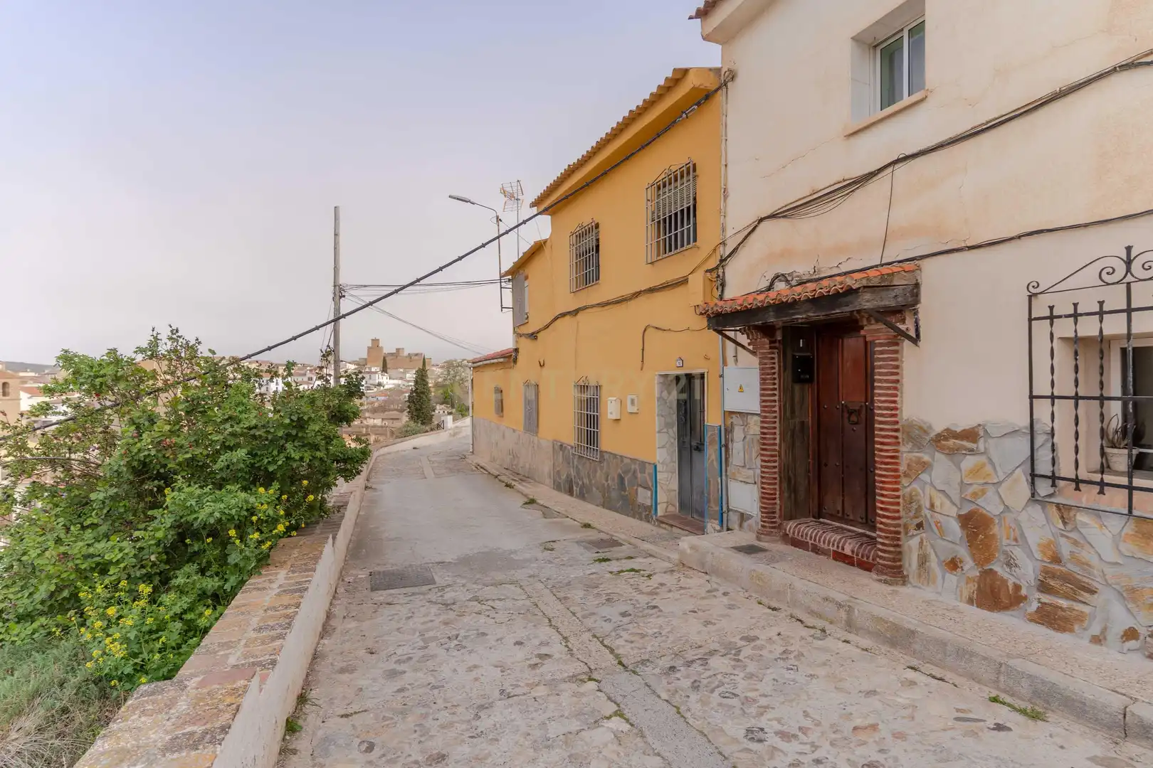 Vista exterior de Casa o xalet en venda en Guadix amb Traster