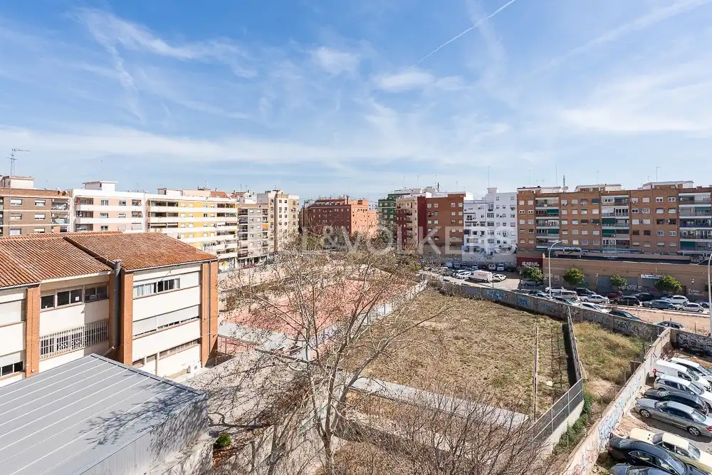 Exterior view of Flat for rent in Valencia  with Air Conditioner, Heating and Parquet flooring