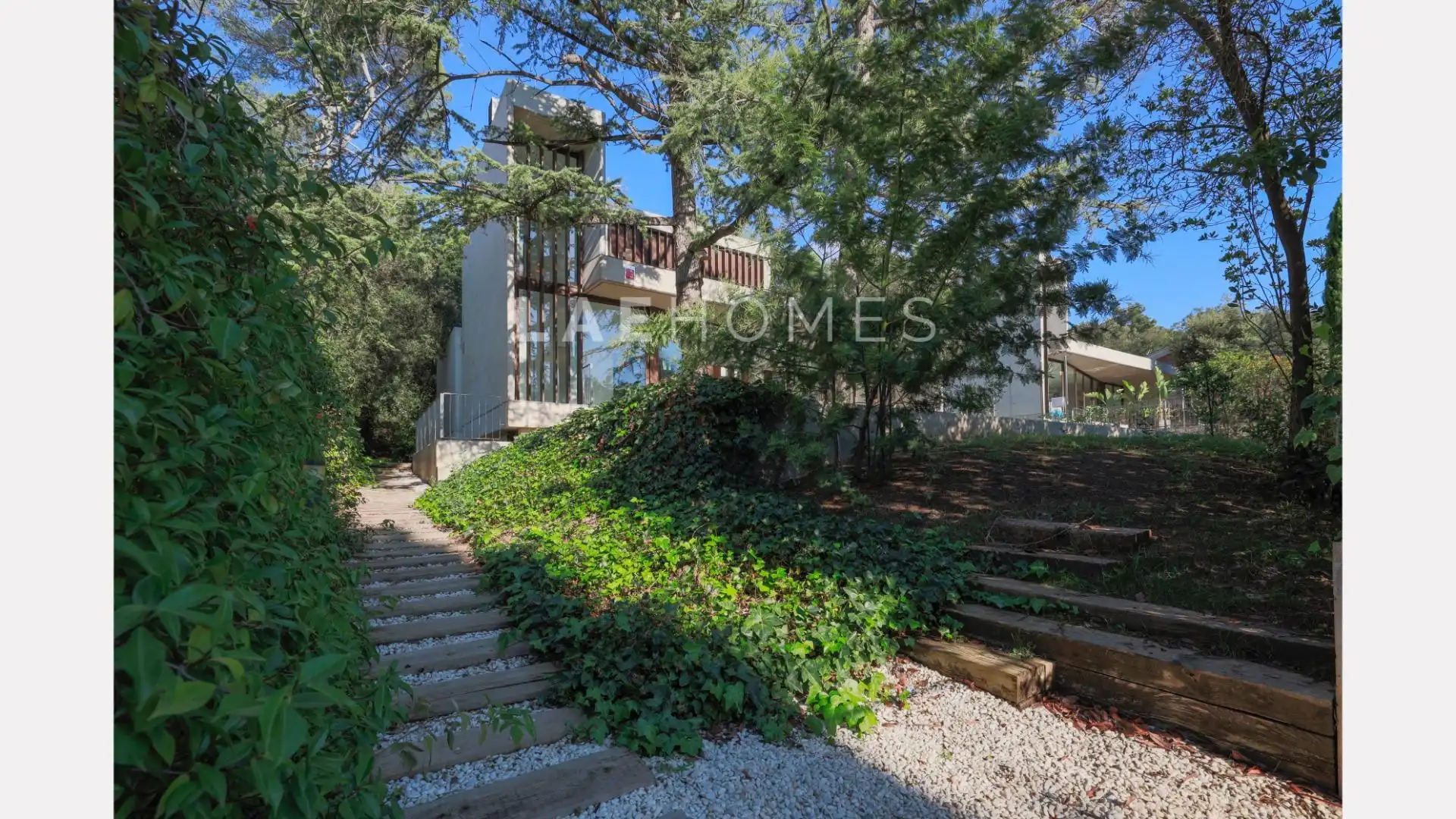 Vista exterior de Casa o chalet en venta en Sant Cugat del Vallès con Aire acondicionado, Calefacción y Jardín privado