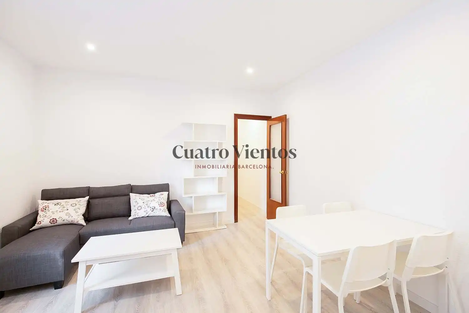 Vista exterior de Piso en venta en Barcelona con Aire acondicionado, Calefacción y Horno
