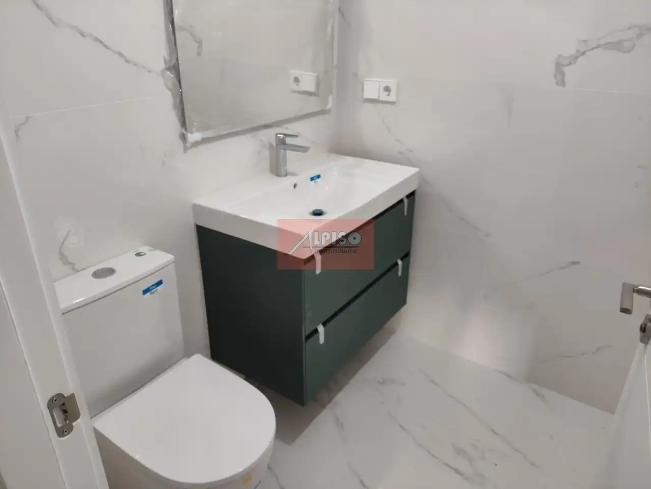 Bathroom of Flat for sale in Ourense Capital   with Heating and Terrace