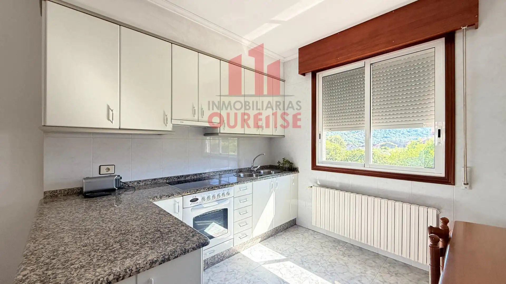 Cocina de Casa o chalet en venta en Ourense Capital  con Jardín privado, Terraza y Trastero