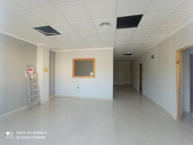 Local comercial en Alquiler en Avenida Andalucia, 24 en Fines
