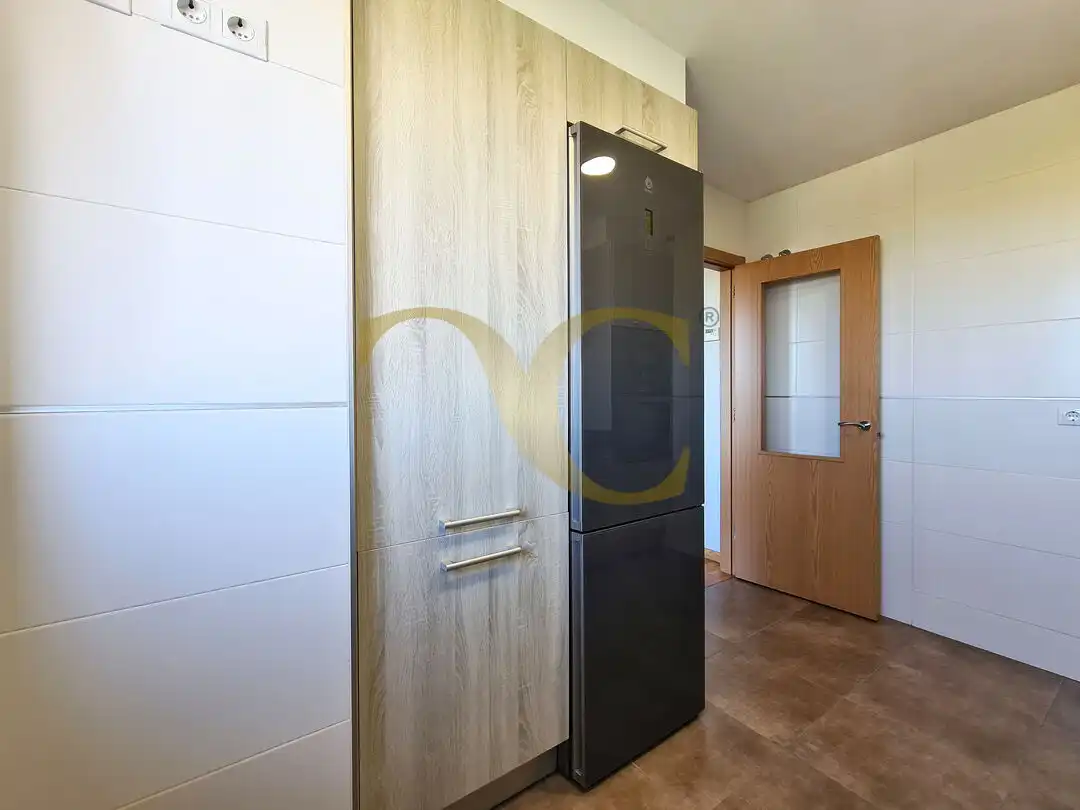 Cocina de Piso en venta en Oviedo  con Calefacción, Terraza y Trastero