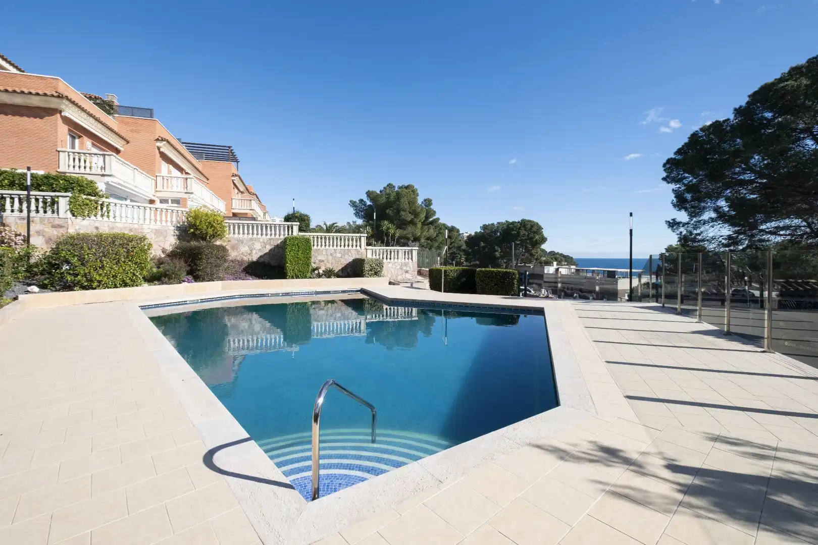 Piscina de Casa o xalet en venda en Salou amb Aire condicionat, Calefacció i Jardí privat