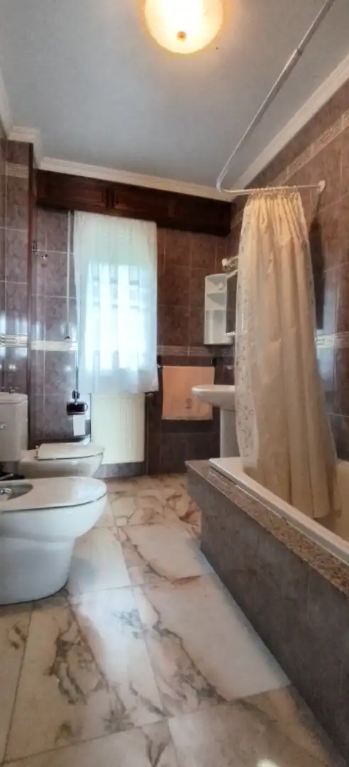Bathroom of Houses for sale in Cedeira  with Heating, Private garden and Parquet flooring