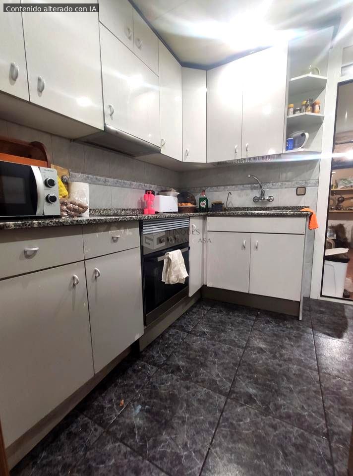 Cuina de Planta baixa en venda en Canovelles amb Terrassa i Traster