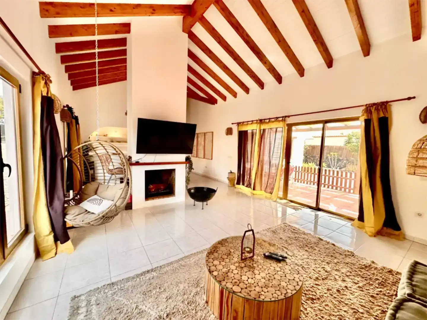 Sala d'estar de Casa o xalet en venda en La Oliva amb Piscina i Balcó
