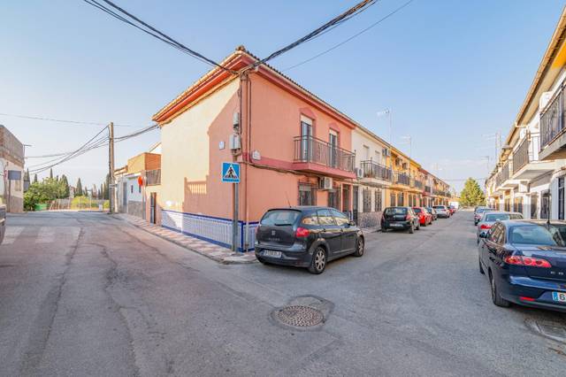 Casa adosada en Venta en Calle de Mariana Pineda en Polideportivo