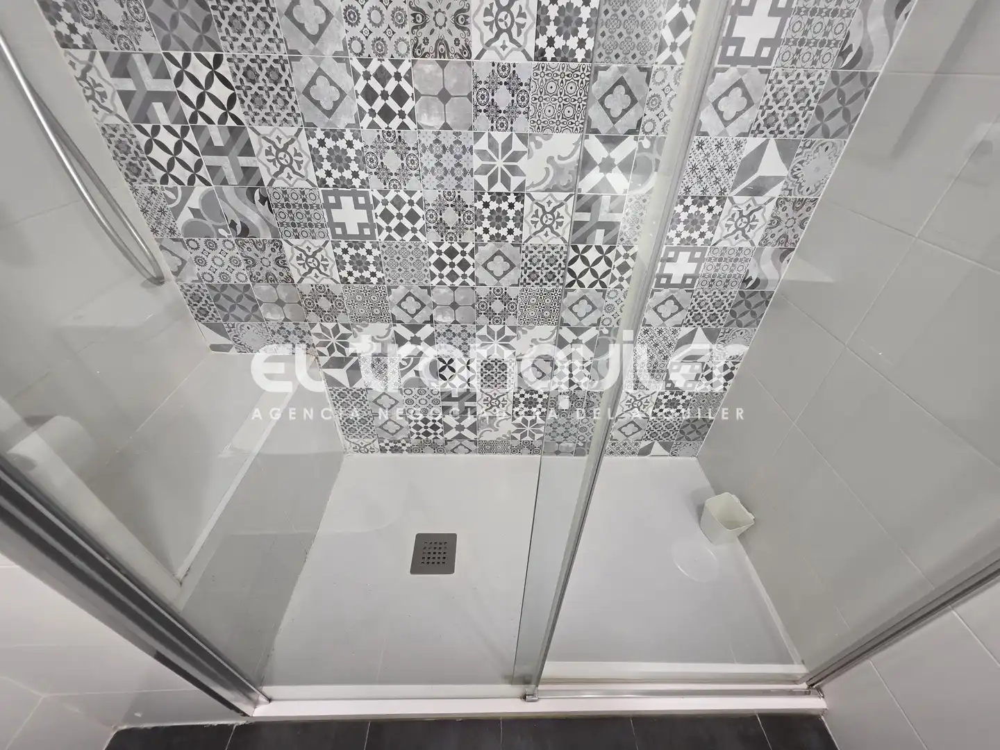 Baño de Piso de alquiler en Madrid con Terraza, Amueblado y Lavadora