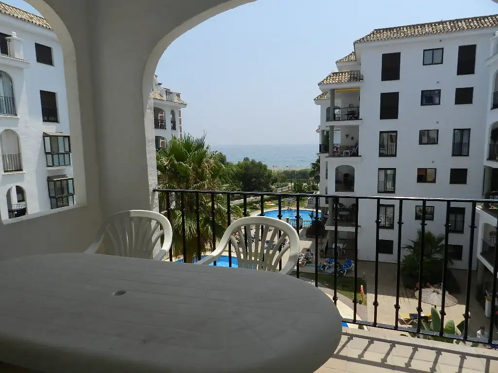 Dormitori de Apartament en venda en Manilva amb Aire condicionat, Terrassa i Traster
