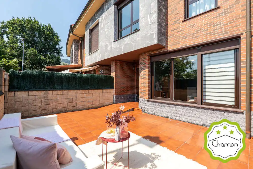 Terrasse von Einfamilien-Reihenhaus zum Verkauf in Barakaldo  mit Heizung, Privatgarten und Terrasse