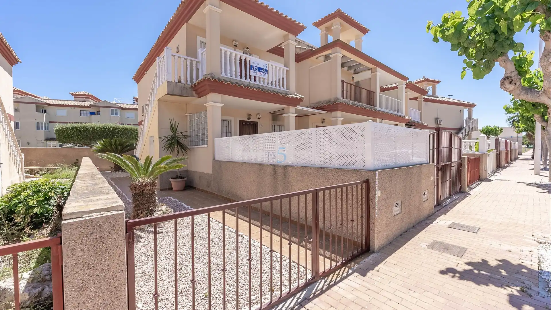 Vista exterior de Piso en venta en San Pedro del Pinatar con Terraza, Piscina y Amueblado