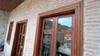 Vista exterior de Casa o xalet en venda en Cartes amb Balcó