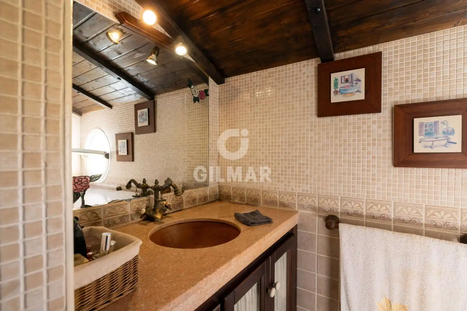 Bathroom of Detached homes for sale in Estepona  with Private garden and Swimming Pool