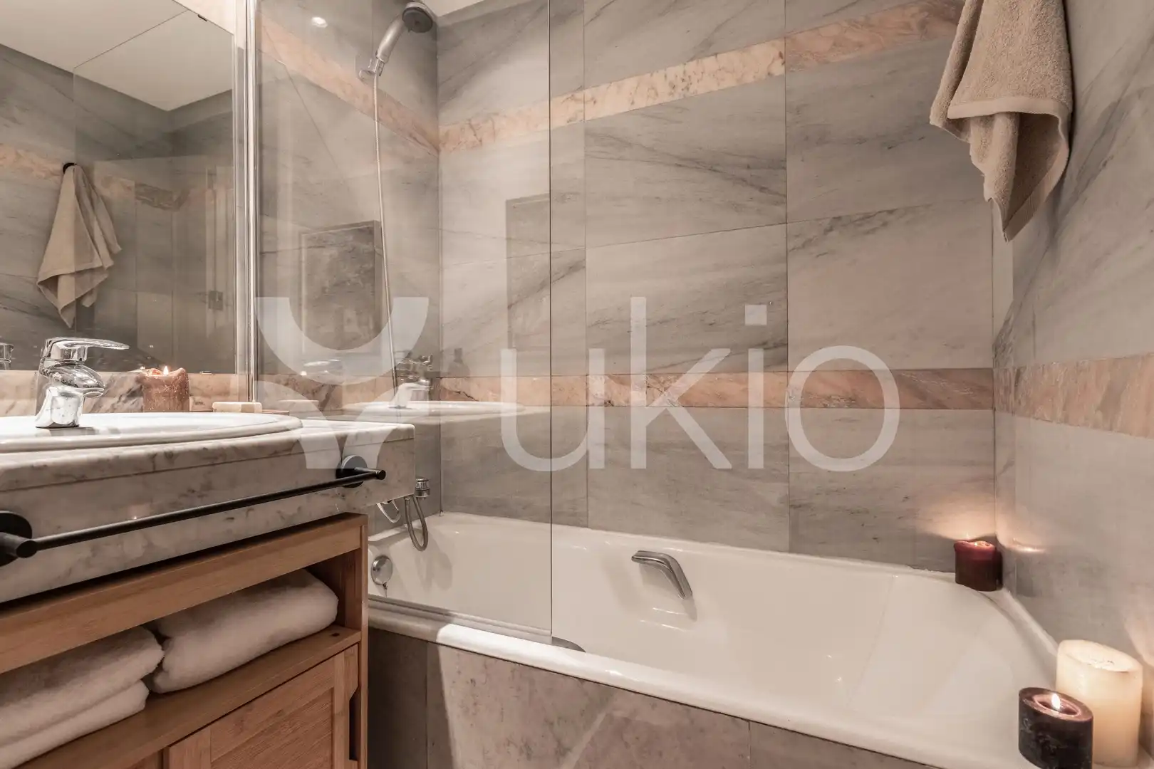 Baño de Apartamento de alquiler en Madrid con Aire acondicionado, Calefacción y Terraza