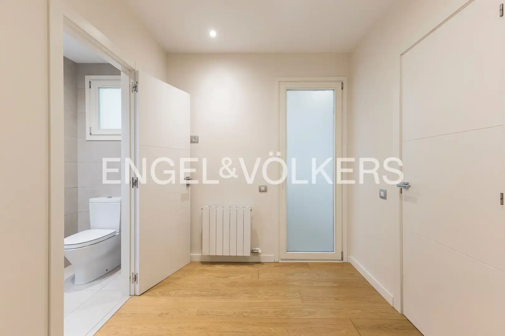 Wohnung zum Verkauf in Barcelona mit Klimaanlage, Heizung und Parkett