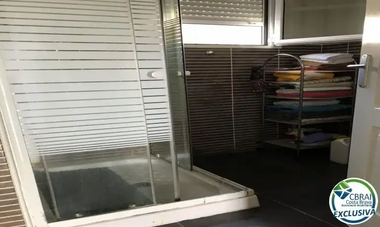 Bany de Casa o xalet en venda en Roses amb Aire condicionat, Calefacció i Jardí privat