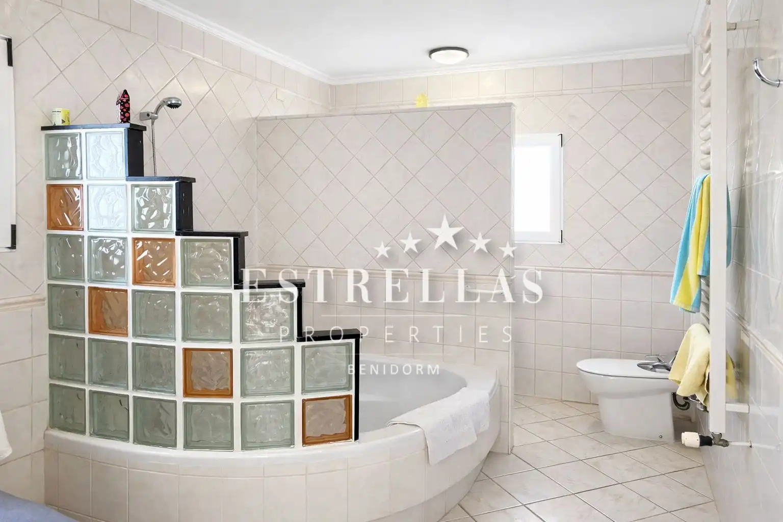 Baño de Casa o chalet en venta en La Nucia con Aire acondicionado, Calefacción y Jardín privado