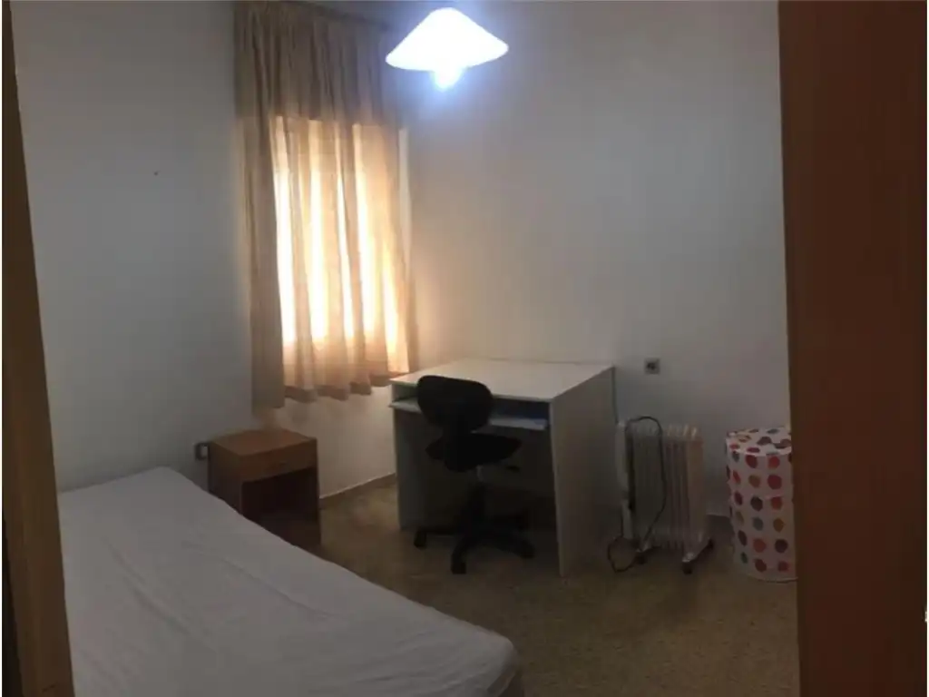 Schlafzimmer von Wohnung zur Miete in Granada mit Heizung