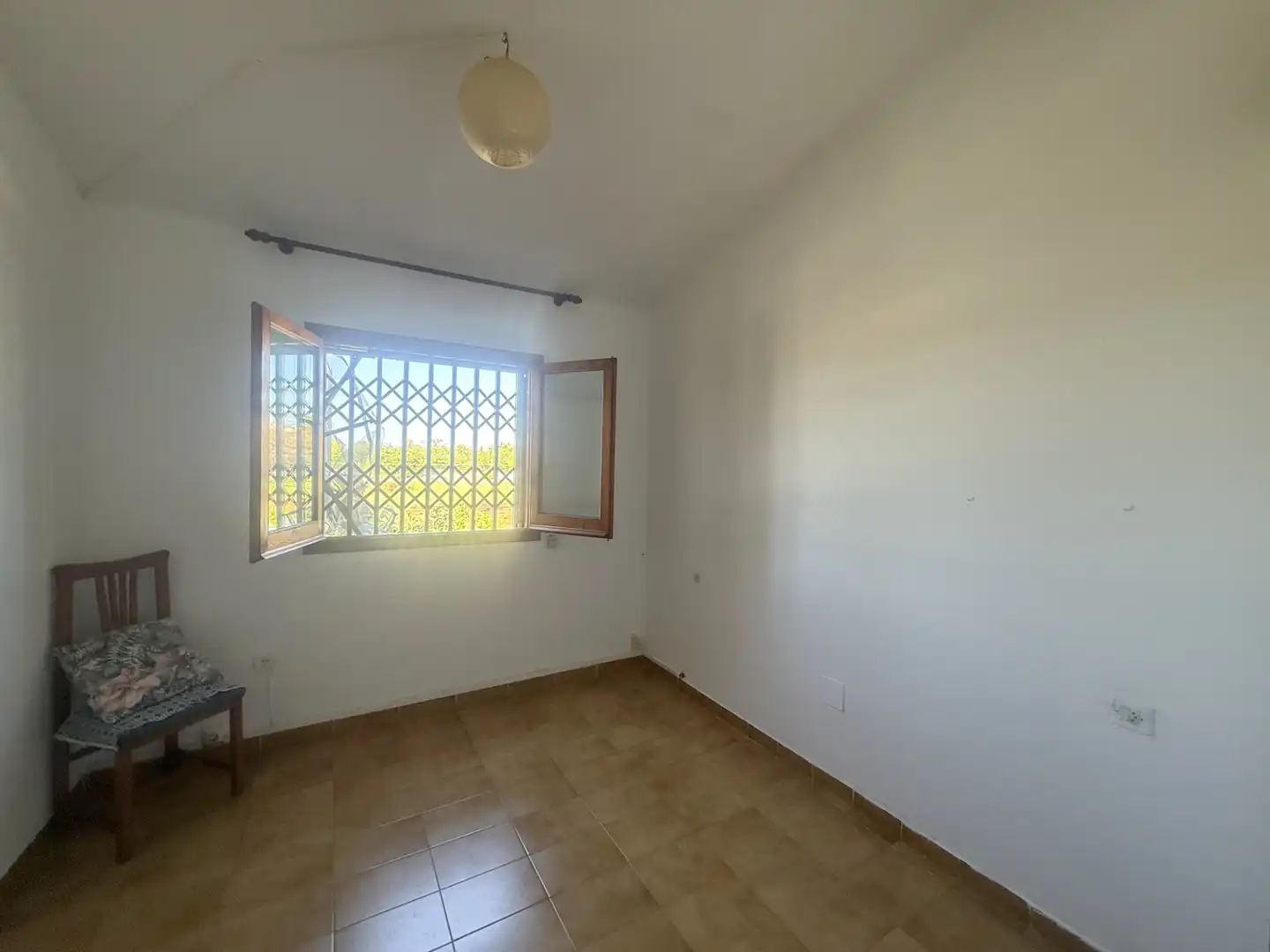 Schlafzimmer von Einfamilien-Reihenhaus zum Verkauf in Creixell mit Klimaanlage, Heizung und Terrasse