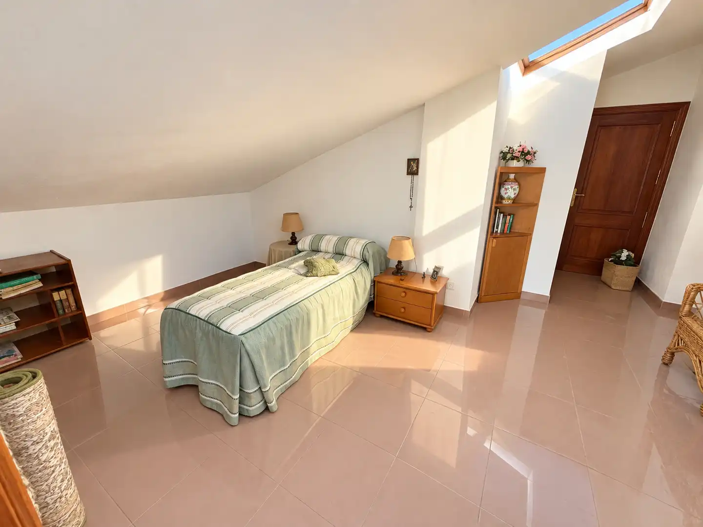 Habitación de Piso de alquiler en El Masnou con Aire acondicionado, Calefacción y Amueblado