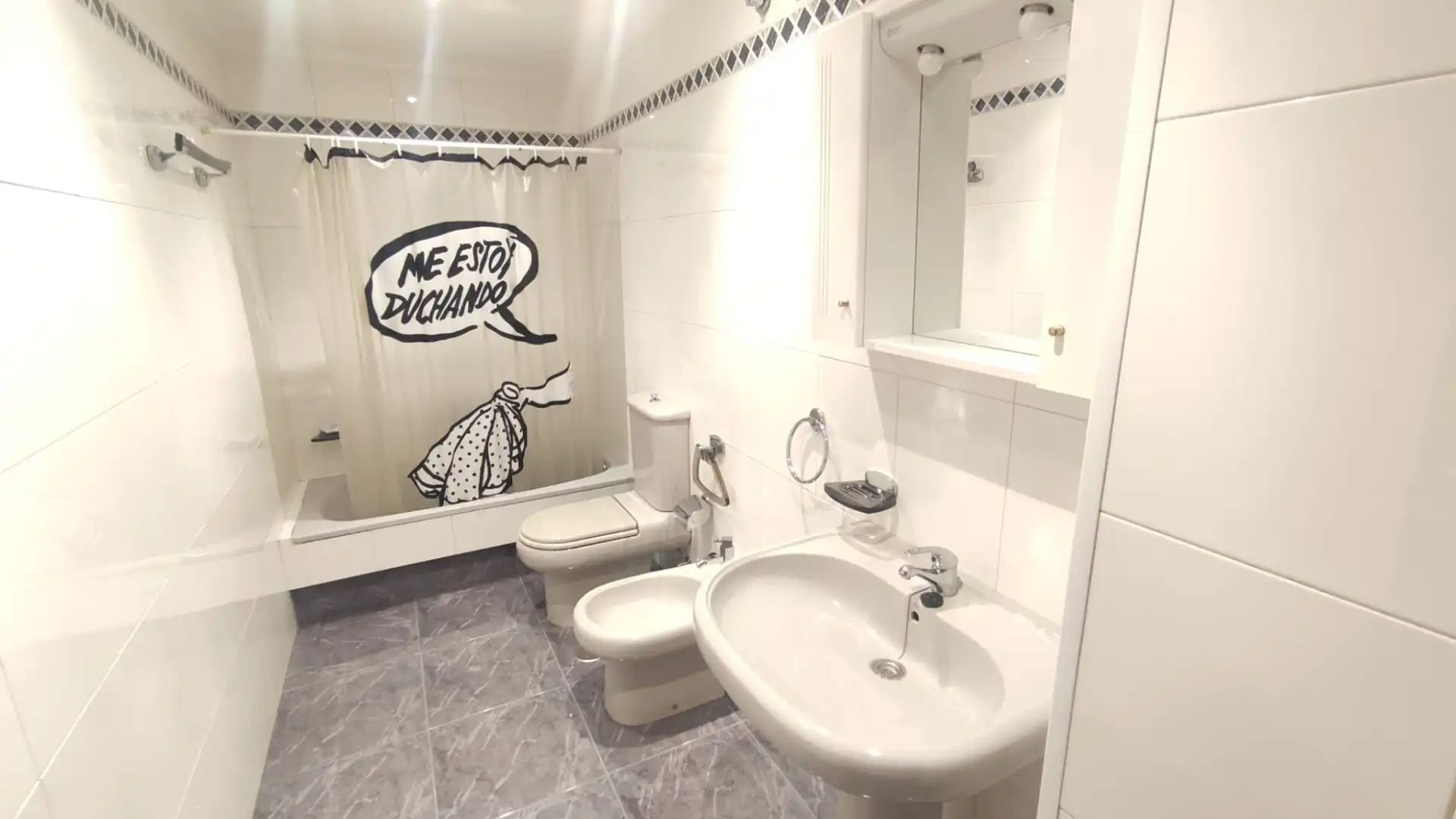 Bathroom of Flat for rent in Ourense Capital   with Furnished, Oven and Washing machine