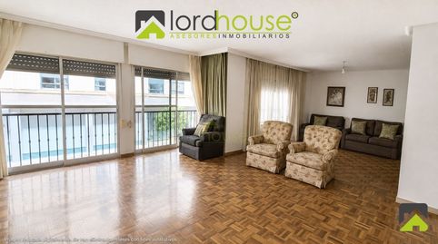 1172. Edificio con local y vivienda en Lorca