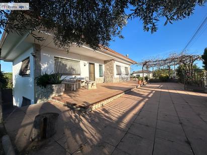 Vista exterior de Casa o xalet en venda en Tordera amb Terrassa i Balcó