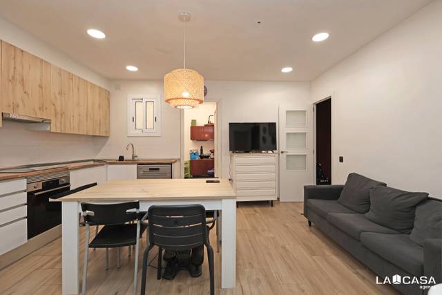 Piso en Venta en Carrer de Blai en El Poble Sec - Parc de Montjuïc