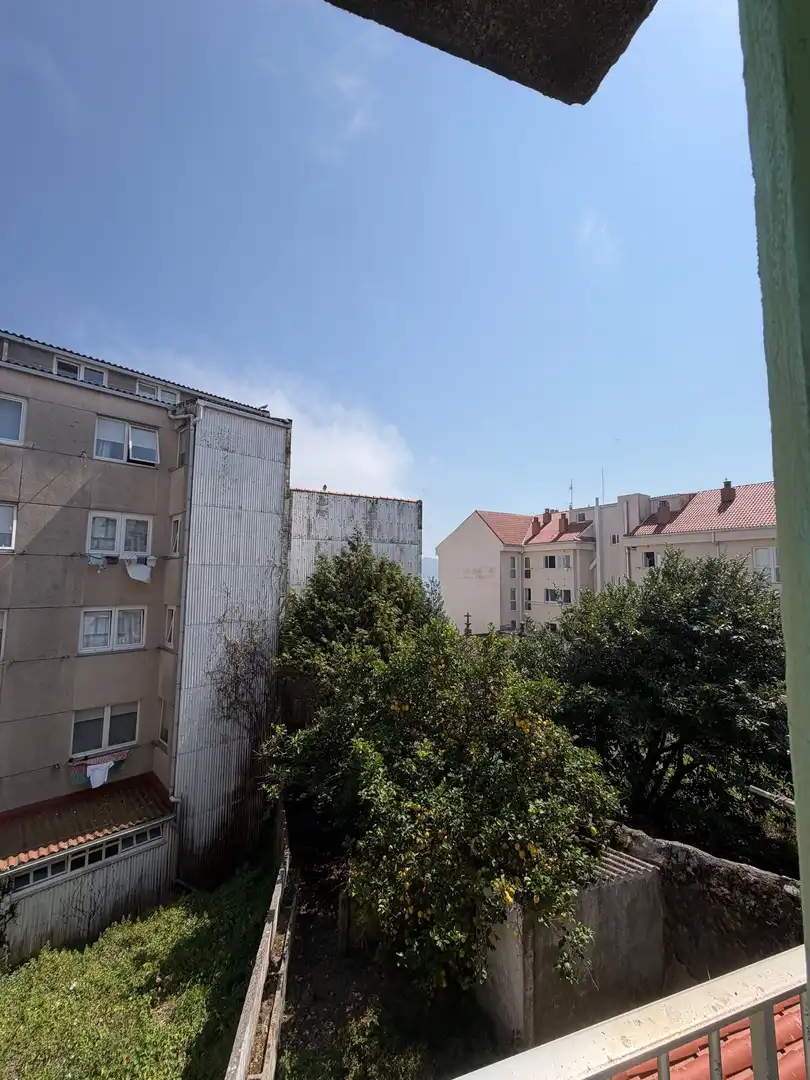 Vista exterior de Casa adosada en venda en Ponteceso amb Terrassa