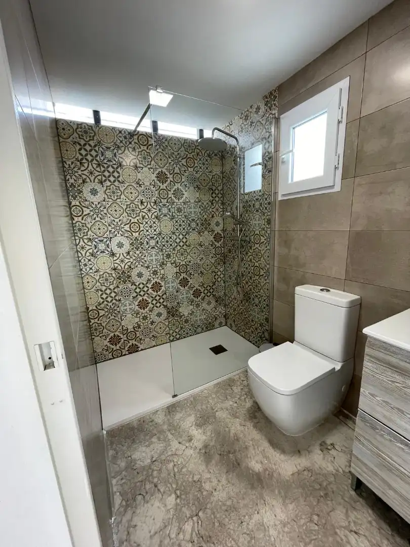 Bathroom of Houses for rent in Elche / Elx  with Air Conditioner, Heating and Private garden