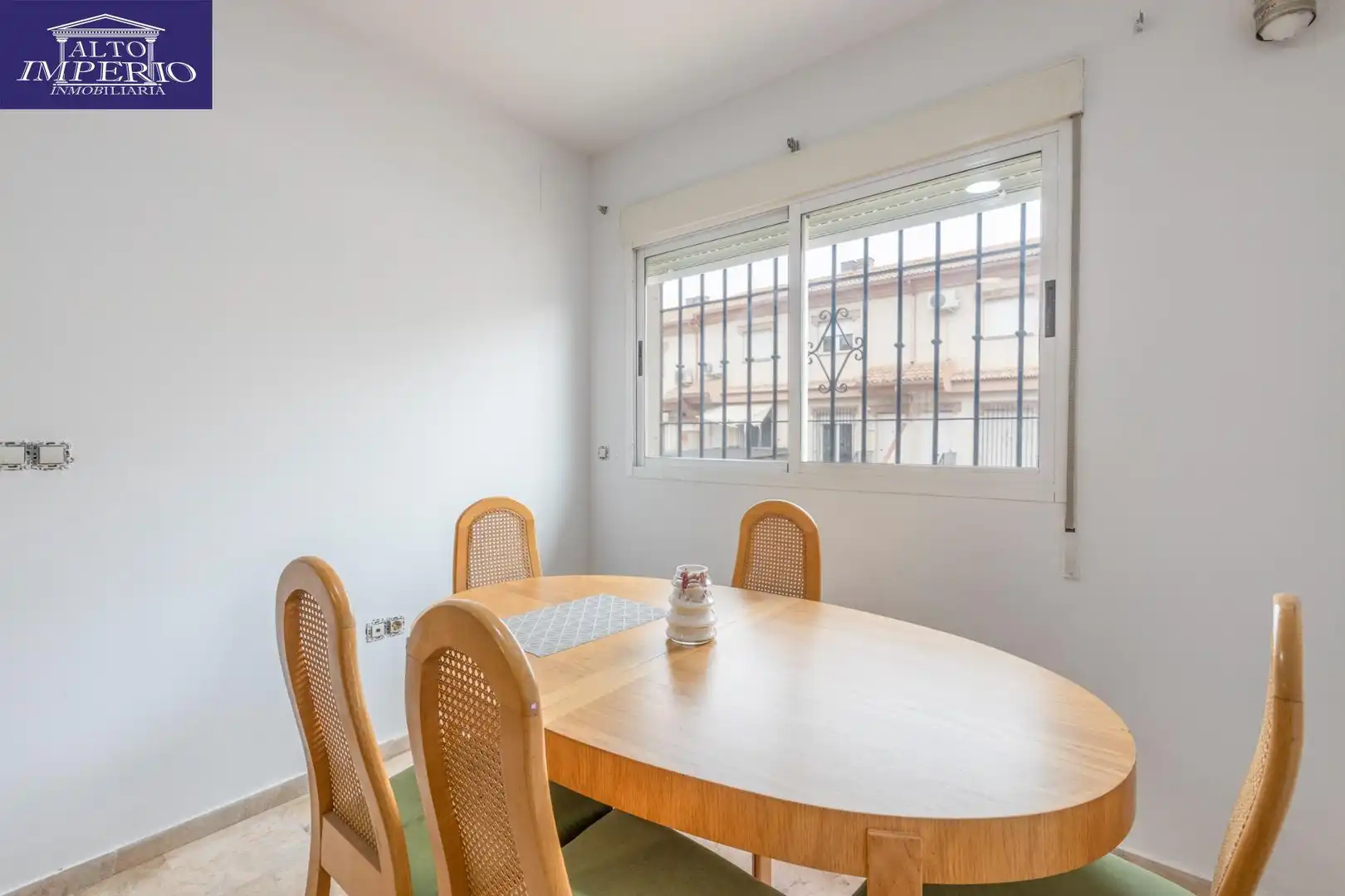 Casa adosada en venta en MARTE, 21, Ogíjares