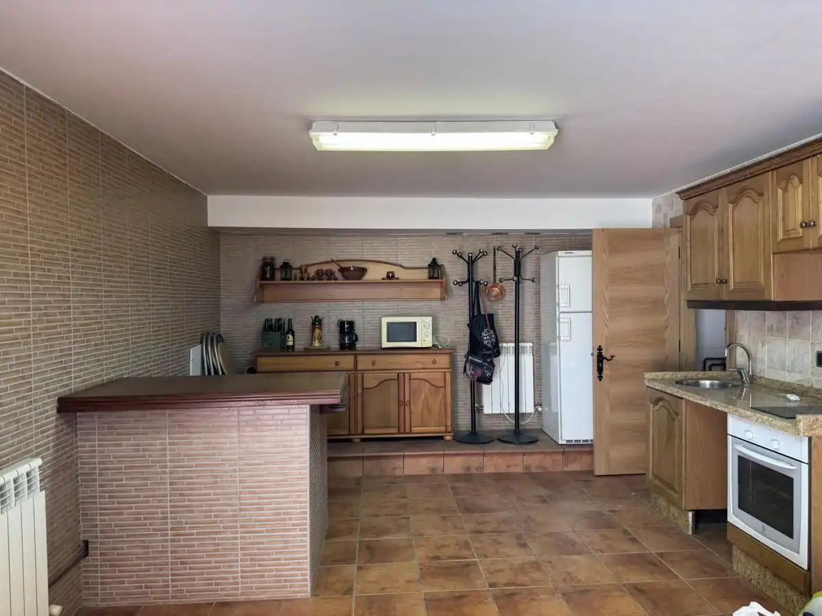 Cuina de Casa o xalet en venda en Siero amb Calefacció, Jardí privat i Terrassa