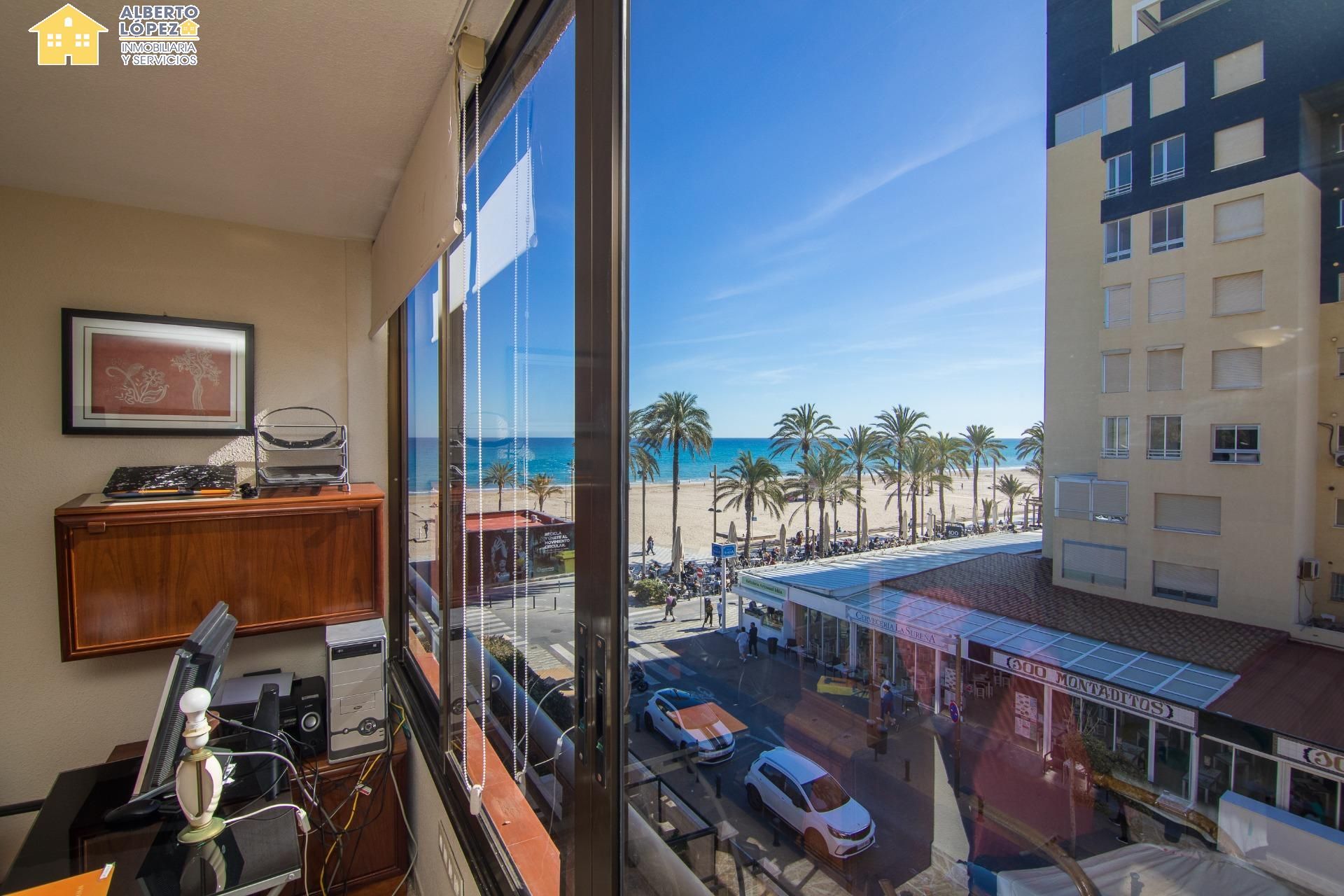 Dormitori de Apartament en venda en Alicante / Alacant amb Jardí privat, Terrassa i Traster
